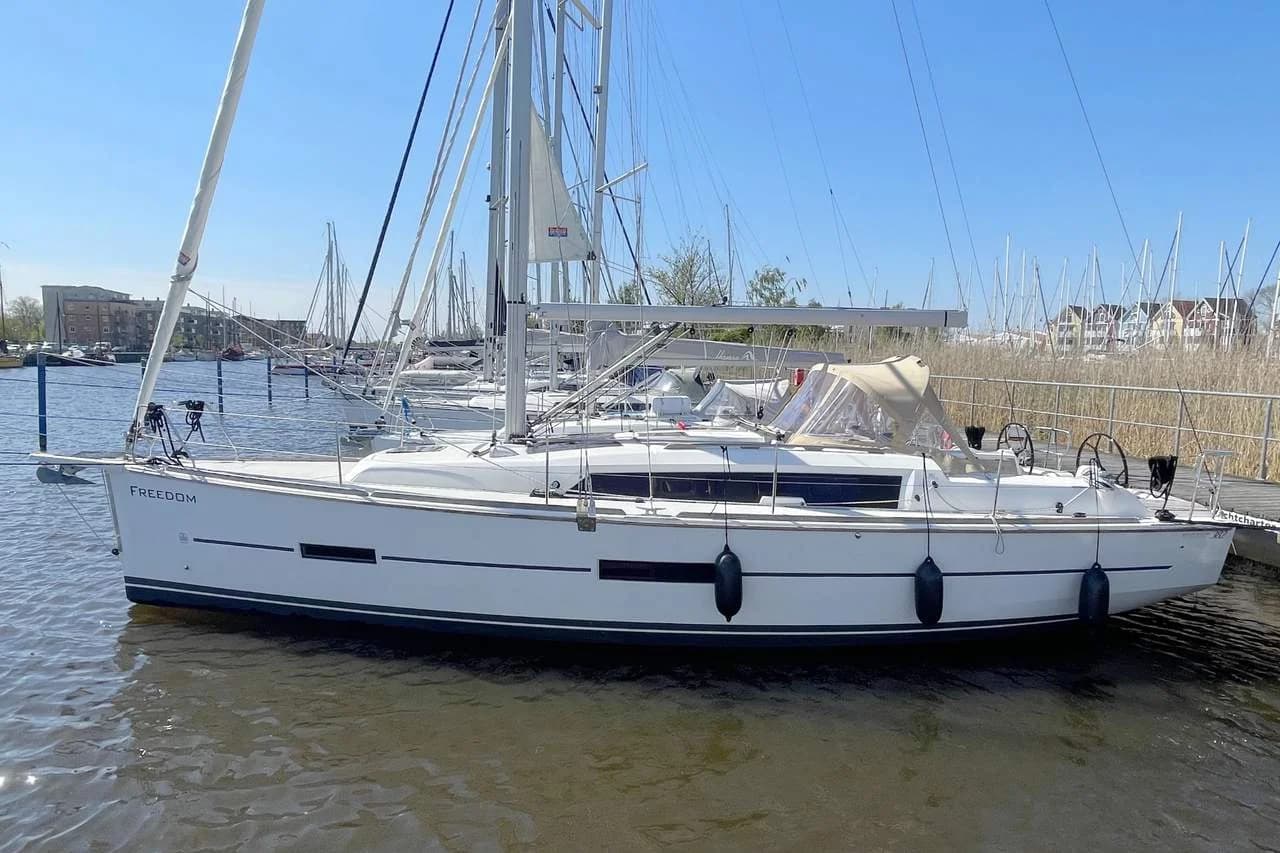 Dufour 382 GL - Freedom - 2017